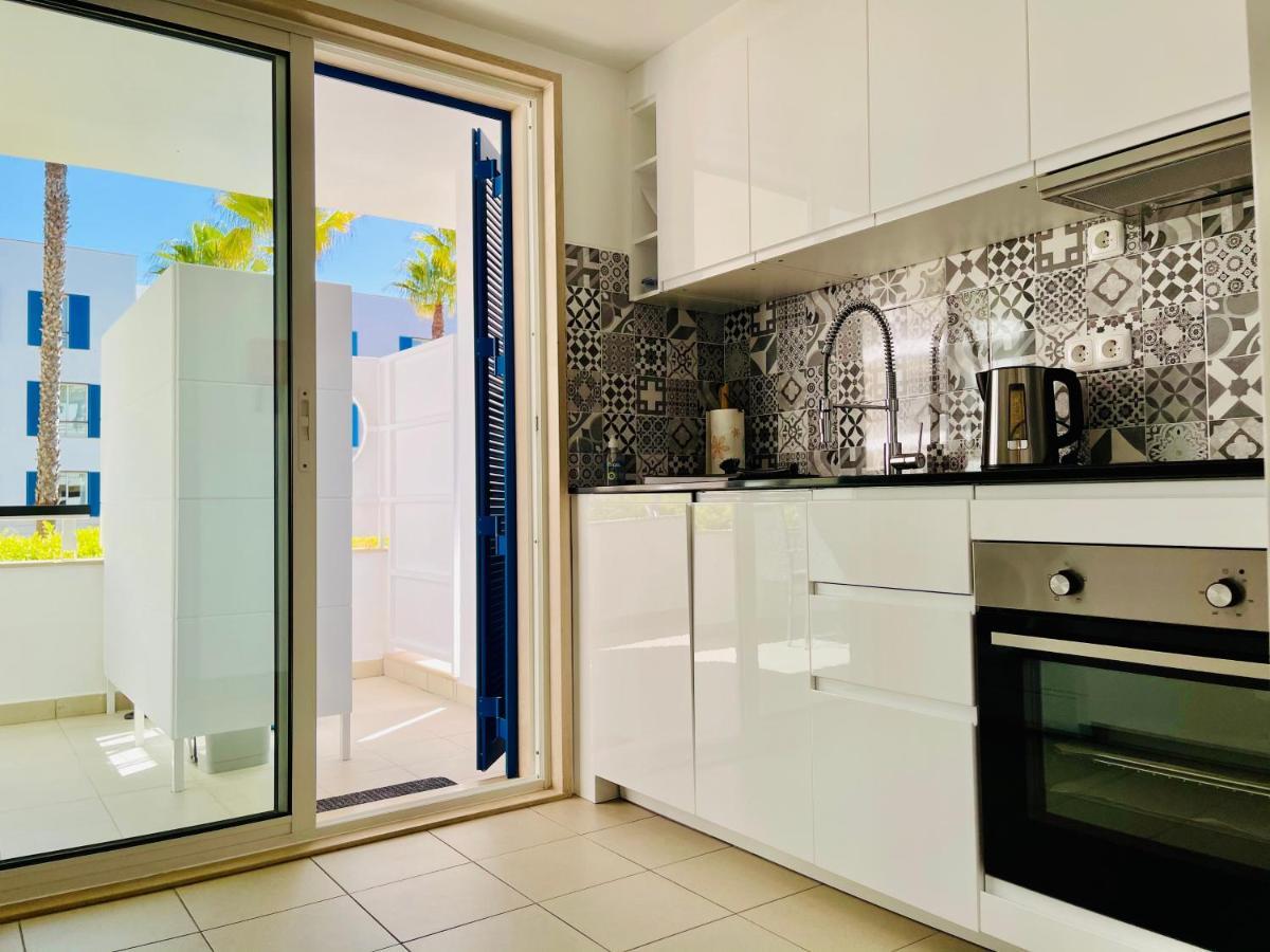 Angies Marina Apartment, Includes 2 Free Passes For The Marina Pool Lagos Exteriör bild
